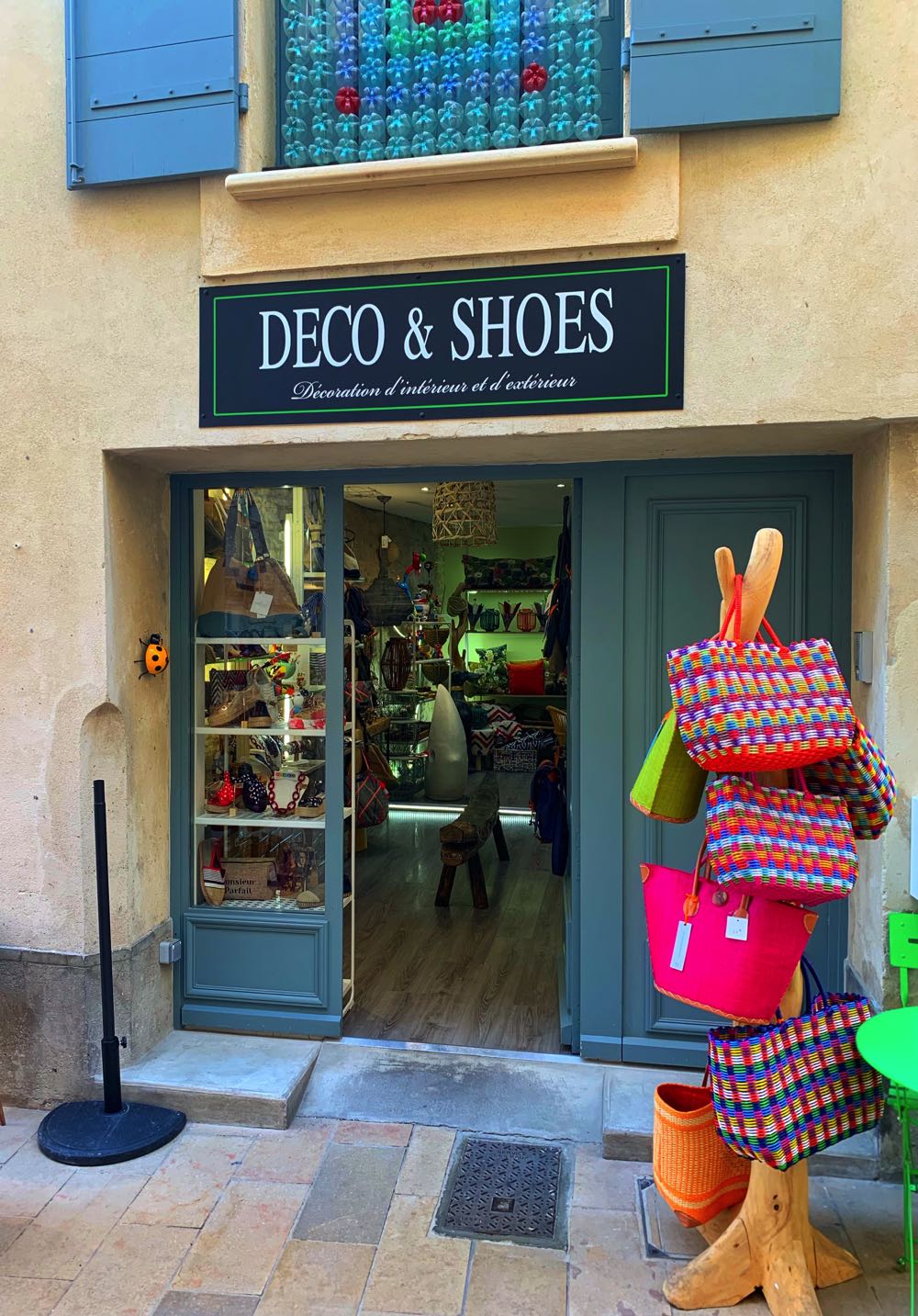 Shop-in Saint-Remy-de-Provence